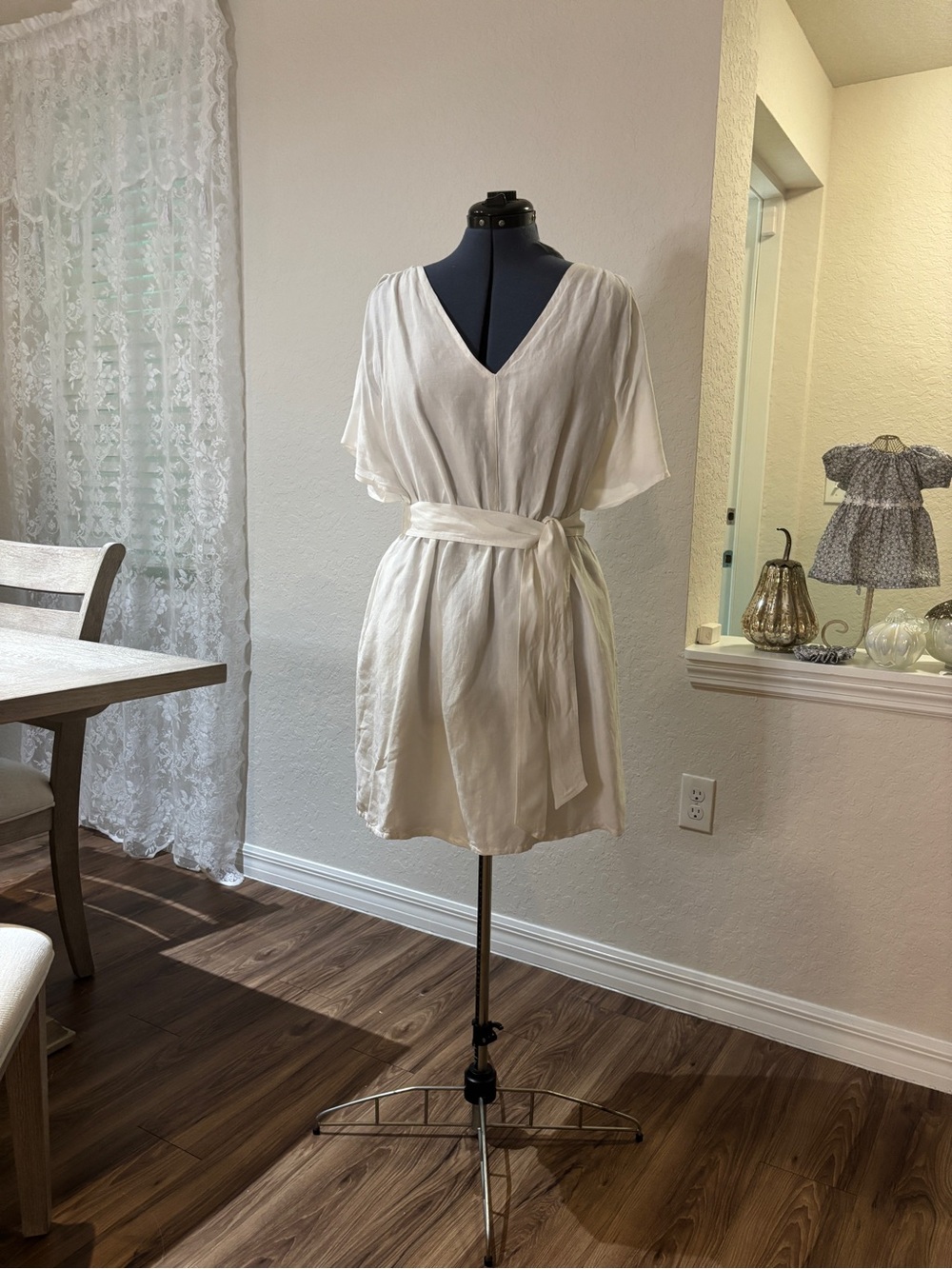 Tommy Bahama Cream V-Neck Belted Tunic Dress